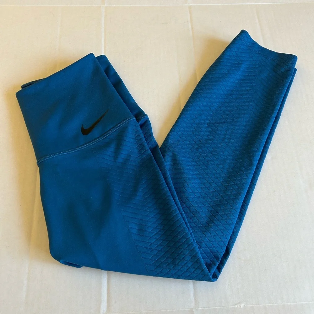 Women's Nike Zonal Strength Crop Compression Tights Training legging size small - Picture 1 of 7